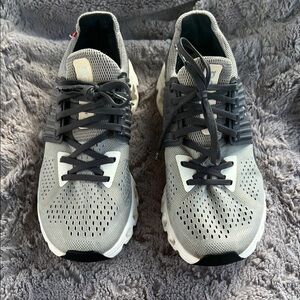 ON Cloudswift 'Rock Slate' women size 8.